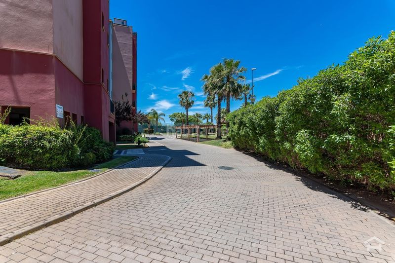 Foto d1e7657b-a3b6-4ada-b121-b82dfd07adae. Apartamento en avda. de los cisnes 7 en Punta del Moral Ayamonte