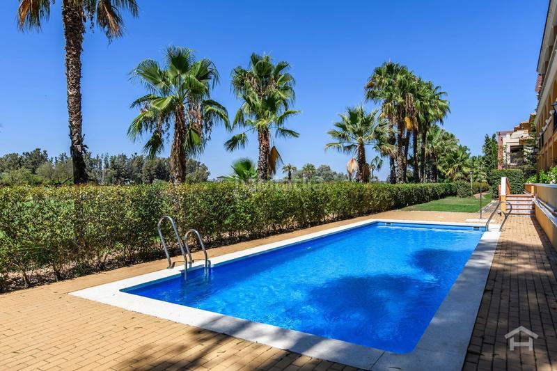 Foto 94114258-c12e-44c0-8b4b-f7f2a9a2387f. Flat in avenida avda. golf norte a-7 2 in Isla Canela Ayamonte