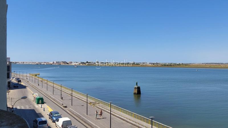 Foto 6401951a-0e5e-43f5-9492-7e0e267b1a29. Piso en avenida avda. del muelle de portugal 39 en Ayamonte