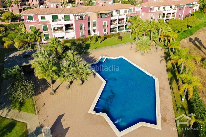 Foto 10840b79-2e25-4d4a-8410-0a05f9614137. Apartamento en calle calle casa de santa margarita 15 una joya entre el golf y el mar luminosidad, tranquilidad y calidad de vida en prado golf en Ayamonte