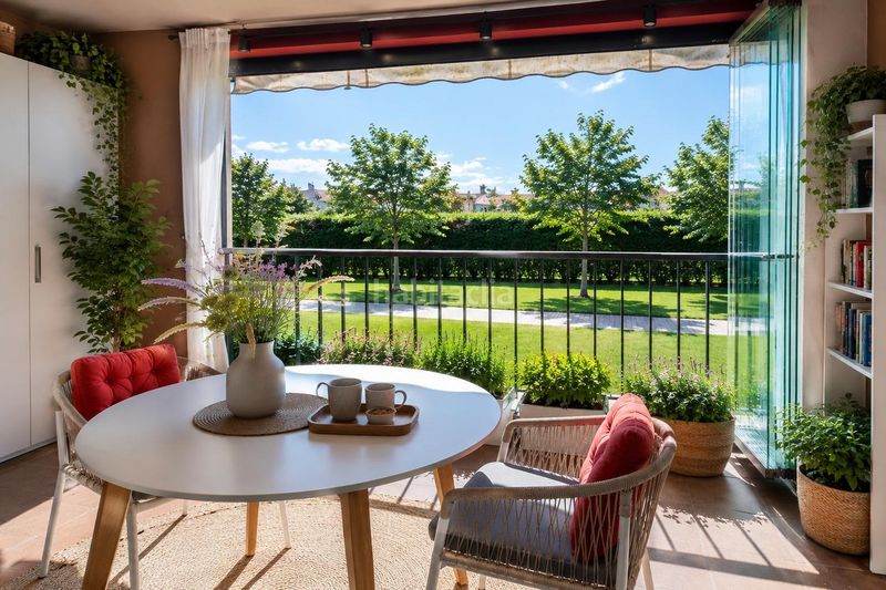 Foto 50b6a71a-5966-4f60-8b43-eaabcae68e80. Apartamento en calle calle casa de santa margarita 15 una joya entre el golf y el mar luminosidad, tranquilidad y calidad de vida en prado golf en Ayamonte
