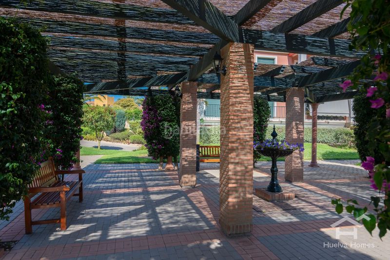 Foto 8a20f806-d5f6-4128-a6ec-5878bf1d320a. Apartamento en calle calle casa de santa margarita 15 una joya entre el golf y el mar luminosidad, tranquilidad y calidad de vida en prado golf en Ayamonte