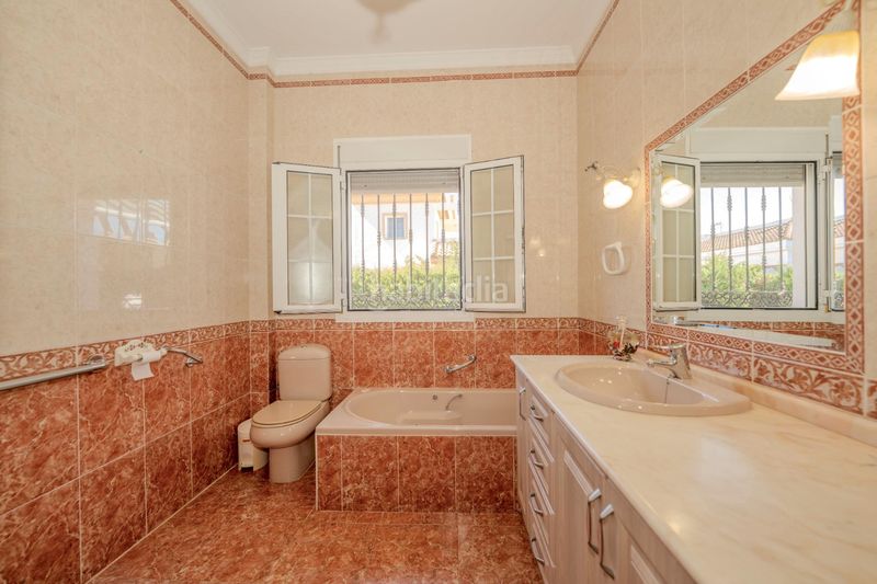 Foto 5d0639a4-da10-4f2e-abce-00ef7c811d2c. Xalet amb aparcament piscina a Ayamonte ciudad Ayamonte