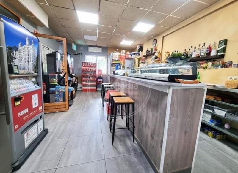 Foto f72c2f14-f40b-4d5e-a12c-124411d81858. Business premise in Juan XXIII Alicante