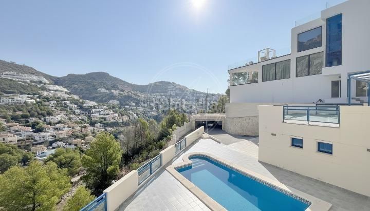 Foto d58de80c-fe1c-4d92-a8ce-12a18da3ce8a. Xalet amb aparcament piscina a Altea hills Altea