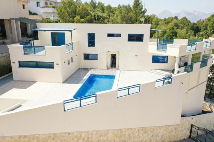 Foto daef6ce4-3821-4b5f-ac7a-5e1652b23c61. Xalet amb aparcament piscina a Altea hills Altea