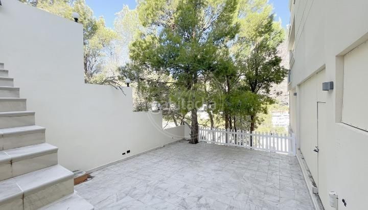 Foto e09d6db2-cbad-4ede-a29b-f693703bf1d3. Xalet amb aparcament piscina a Altea hills Altea