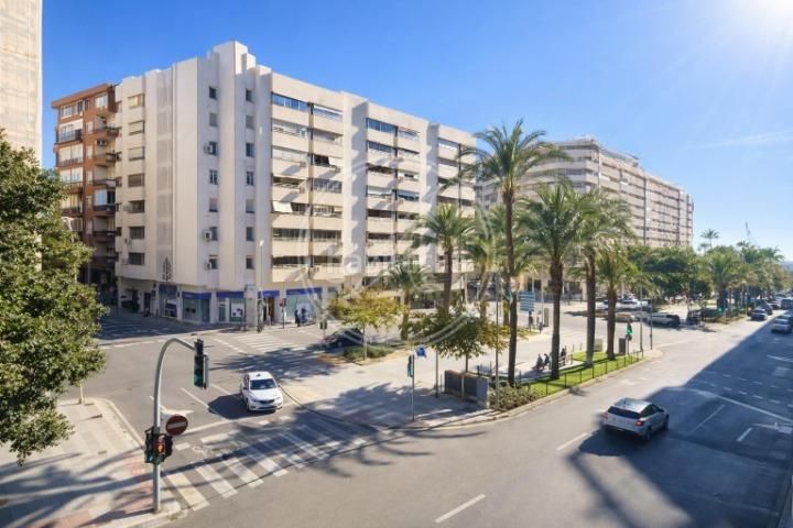 Foto bba446f5-762a-42ea-8338-25c5572f1aaa. Pis amb calefacció a Benalúa Alicante