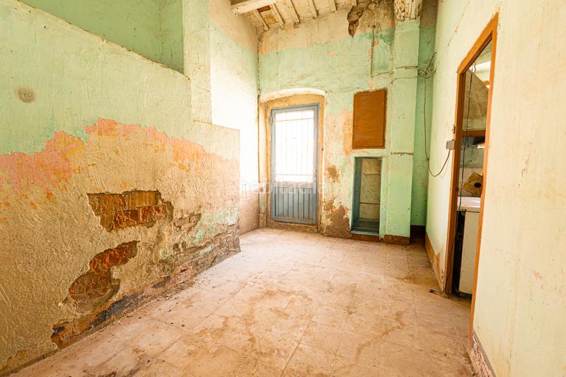 Foto 0efa883f-ff69-47e9-abaa-ec87d31e47fa. Casa adossada amb aparcament a Centre Vendrell (El)