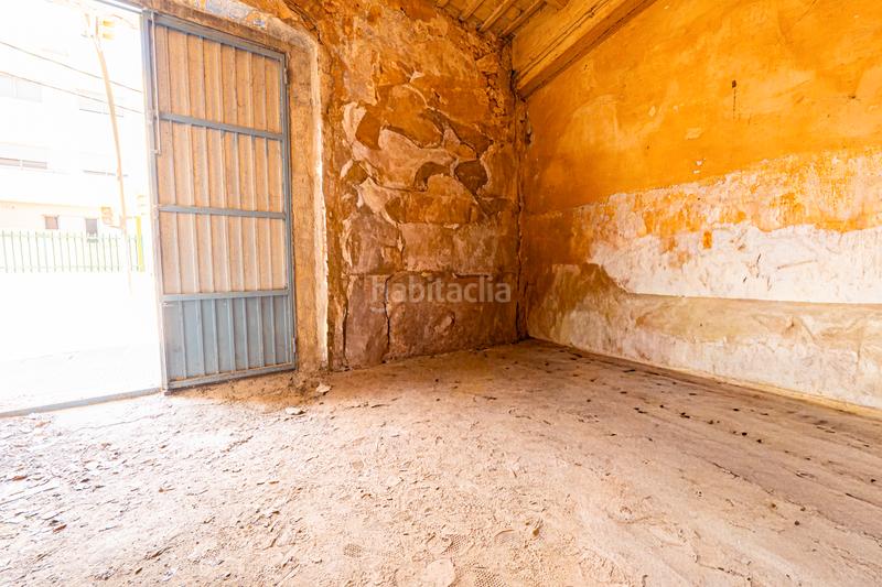 Foto 99d5258f-3030-4820-b6a2-c1eb0933fec8. Casa adossada amb aparcament a Centre Vendrell (El)