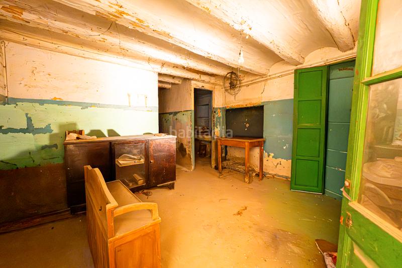 Foto c54daaea-8d9f-4240-8dd9-e53cf42e9837. Casa adossada amb aparcament a Centre Vendrell (El)