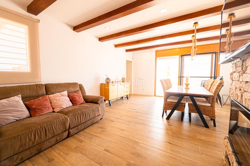 Foto d3a10d32-1b0d-43e2-8b1f-1ba99e0a8349. Casa amb xemeneia calefacció aparcament a Santa Oliva