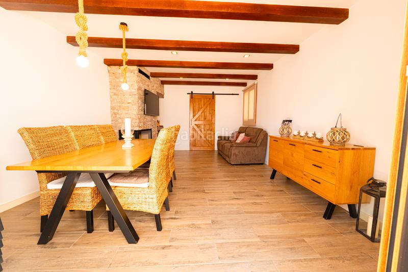 Foto ed7f695b-5ff6-48b0-bb6b-8c6066637ac3. Casa amb xemeneia calefacció aparcament a Santa Oliva