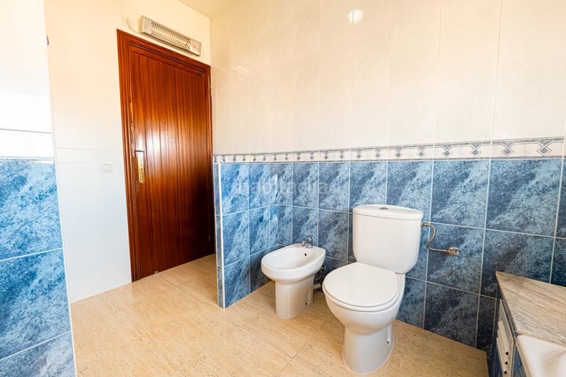 Foto 4a8f3ed6-999c-461d-9c40-7f24ea129270. Casa a schiera con parcheggio in La Franquesa-Oasis Park Vendrell (El)