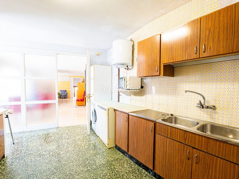 Foto 00a9550d-6e19-40e1-9abf-4ab1f716cabf. Edificio en Arboç (L´)