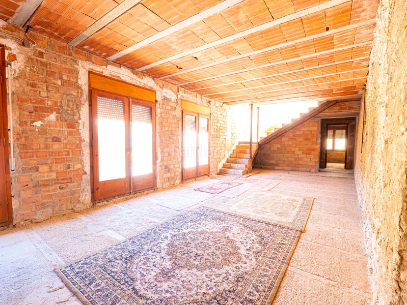 Foto 912479a3-c6ba-435f-822f-aa4f2f3d7ad3. Edificio en Arboç (L´)