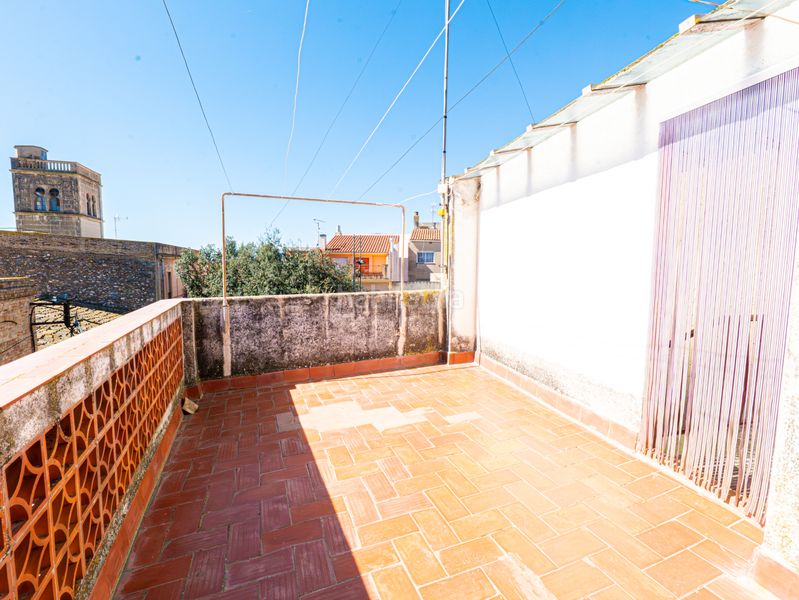 Foto bb23df88-1c2f-4b91-8f41-b6ecb6e5d20b. Edificio en Arboç (L´)