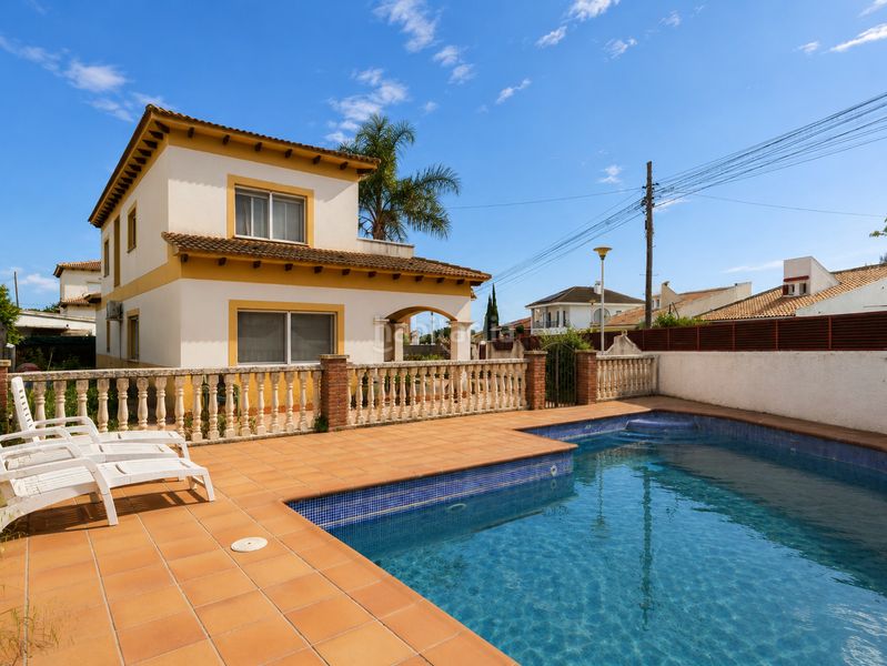 Foto d710cdca-a7ad-48bb-9e07-91cc578aa0e6. Casa amb calefacció aparcament piscina a La Franquesa-Oasis Park Vendrell (El)