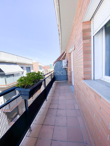 Foto a9bedcca-5596-4000-83bb-d91059734fc3. Àtic amb calefacció aparcament a Centre Vendrell (El)