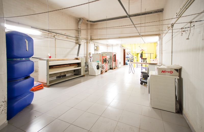 Foto 858ba861-42ed-4aa0-be65-1a9697a024bb. Lloguer local comercial a Centre Vendrell (El)