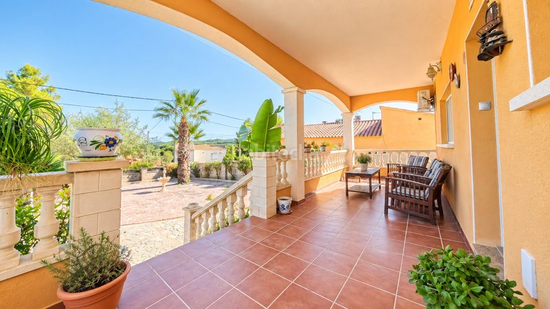Foto d3b6fc7a-c8c3-4182-ba94-b78450e2d47a. Haus mit heizung pool in Montmell (El)