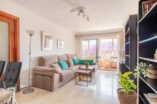Location Appartement  Calle rafael cansinos assens 8. Apartamento con muy buena ubicación sin estar en el centro histó