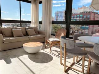 Rent Apartment  Carrer de la reina 2. Apartamento de 2 dormitorios situado junto a la marina real de v