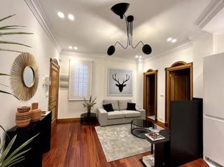 Rent Apartment  Rúa colón 19. Céntrico alojamiento que ofrece la comodidad