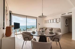Miete Appartement in Avinguda de la condomina 11c. Apartamento de diseo de reciente construccin frente a la playa