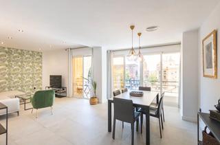 Lloguer Apartament  Calle imagen 1. Espacioso, luminoso y confortable apartamento, en pleno casco hi