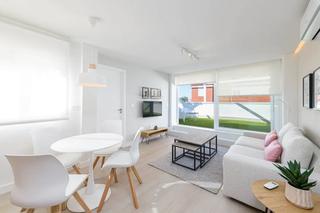 Location Attique  Calle joaquín rodrigo 3. Exclusivo ático de dos dormitorios con terraza privada, ubicado