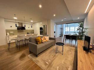 Lloguer Apartament  Rúa de garcía barbón 90. Piso nuevo con una decoración moderna, cuidada y muy confortable