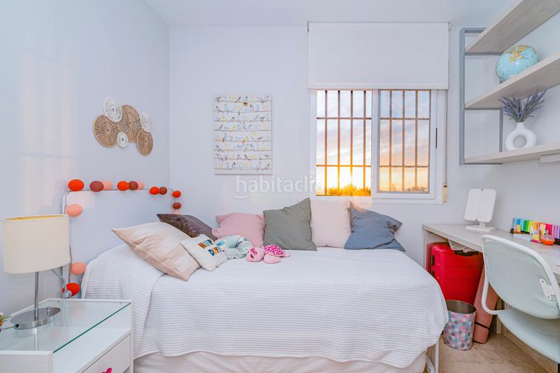 Foto a3987a60-45e5-4942-9726-e8f58ebf197d. Casa adosada  junto al albaicín... en Granada