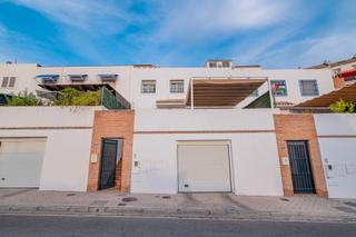 Chalet à Calle alqueria 68. Venta chalet adosado exclusivo, carmenes s. miguel