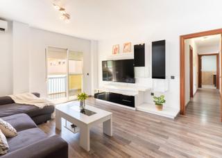 Appartement à Calle sorolla 4. Bright apartment in one of the most soughtafter areas of las lag