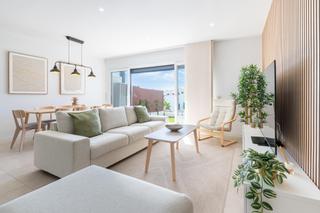 Maison jumelée à Calle sierra nieves 3. Exclusiva vivienda moderna con jardín privado y vistas despejada