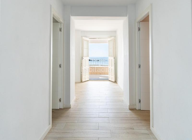 Foto 284278d4-4a19-477a-885a-ede023a2ec64. Semi detached house in paseo maritimo el pedregal 21 in Málaga