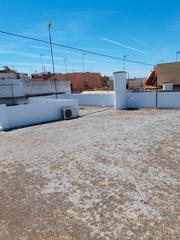 Xalet  Calle benavente. Casa/chalets en la mejor zona de alcalá de guadaira