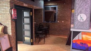 Business premise in Avenida San José de Calasanz 7