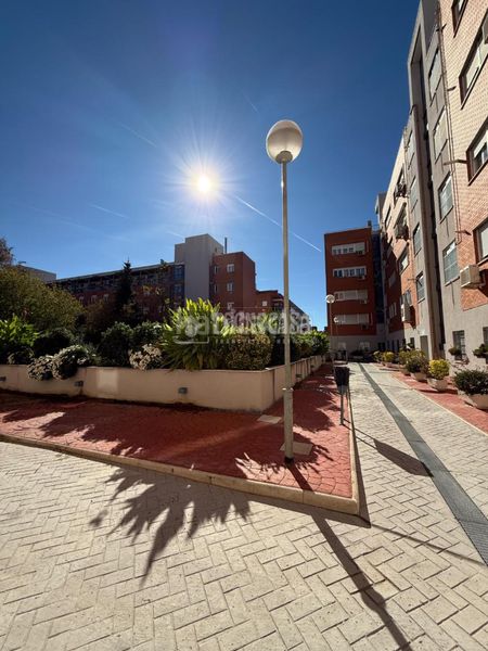 Foto 11b3ac24-52a0-4c43-a20f-5aae9b57c455. Pis amb calefacció aparcament a Valdebernardo-Valderribas Madrid