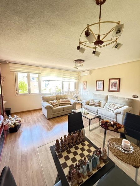 Foto 7e084e7e-5f23-46ca-bf91-b17ca212b4ab. Pis amb calefacció aparcament a Valdebernardo-Valderribas Madrid