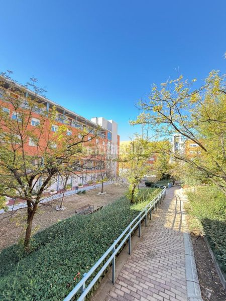 Foto b718e7b1-e847-486b-89aa-52c603c21a3a. Pis amb calefacció aparcament a Valdebernardo-Valderribas Madrid