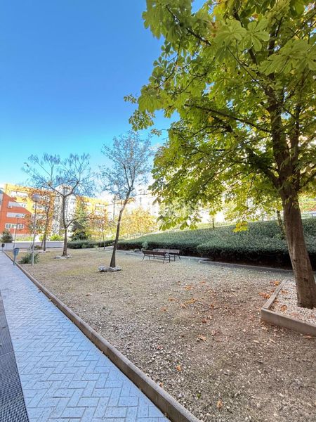 Foto e0dc2e99-8e10-48d4-9f83-52e695b65fac. Pis amb calefacció aparcament a Valdebernardo-Valderribas Madrid