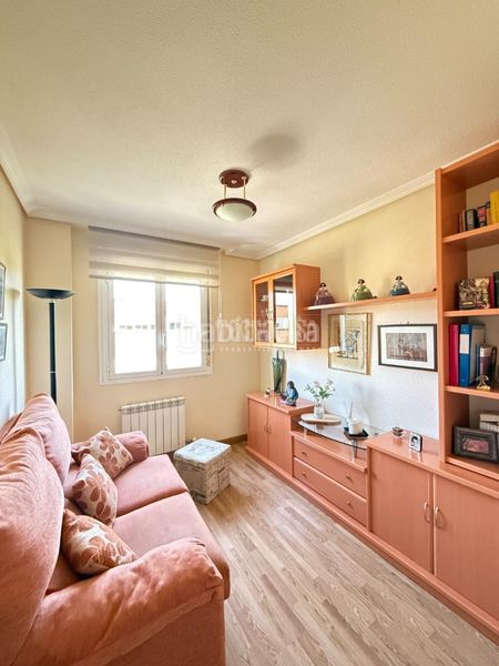 Foto fffc72fd-6ec5-44dc-9c37-e90428125231. Pis amb calefacció aparcament a Valdebernardo-Valderribas Madrid