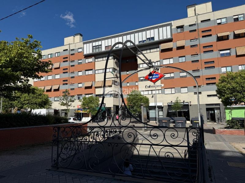 Foto ee77515e-5394-4c1a-8aab-16d07675969c. Pis amb calefacció aparcament a Valdebernardo-Valderribas Madrid