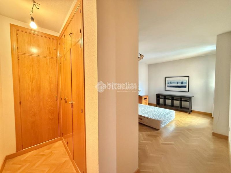 Foto 0ad396fc-8742-4b55-a814-956f0dd3a41f. Pis amb calefacció aparcament piscina a Valdebernardo-Valderribas Madrid