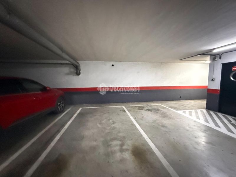 Foto dbe0a3a2-dbee-4cb7-b705-a75032d09341. Pis amb calefacció aparcament piscina a Valdebernardo-Valderribas Madrid