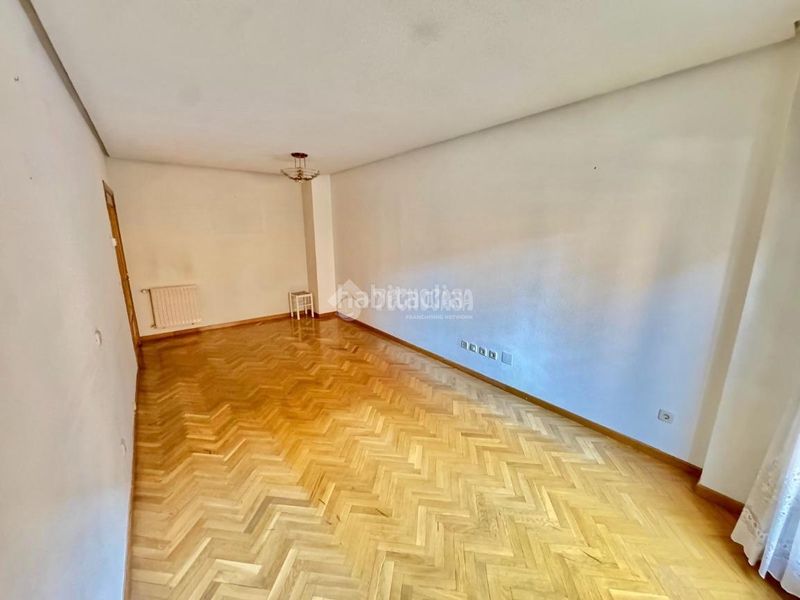 Foto 13f73d45-10e7-4e22-ad60-4c7dc3008b8f. Piso  en venta en Valdebernardo-Valderribas Madrid