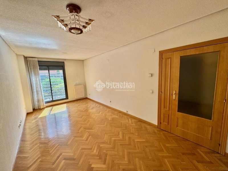 Foto ce5ee601-ec48-4428-b70e-be2c567320eb. Piso  en venta en Valdebernardo-Valderribas Madrid