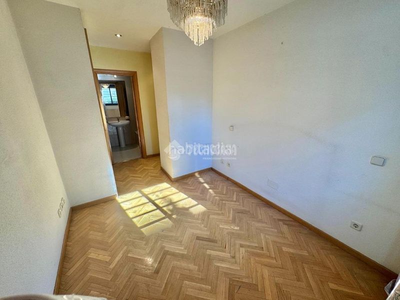 Foto d1d8a750-f3ab-4c3b-bf40-66b719b67f17. Piso  en venta en Valdebernardo-Valderribas Madrid